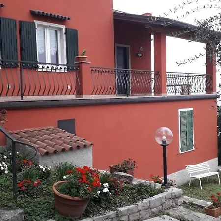 Lil Bed & Breakfast 3*